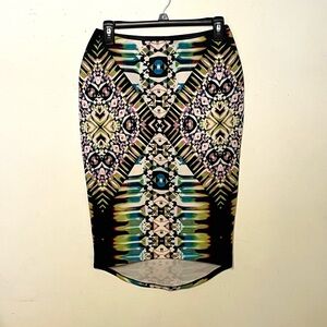 Multicolor Geometric Print Women's Pencil Skirt. Size Small. Hi Lo. EUC.